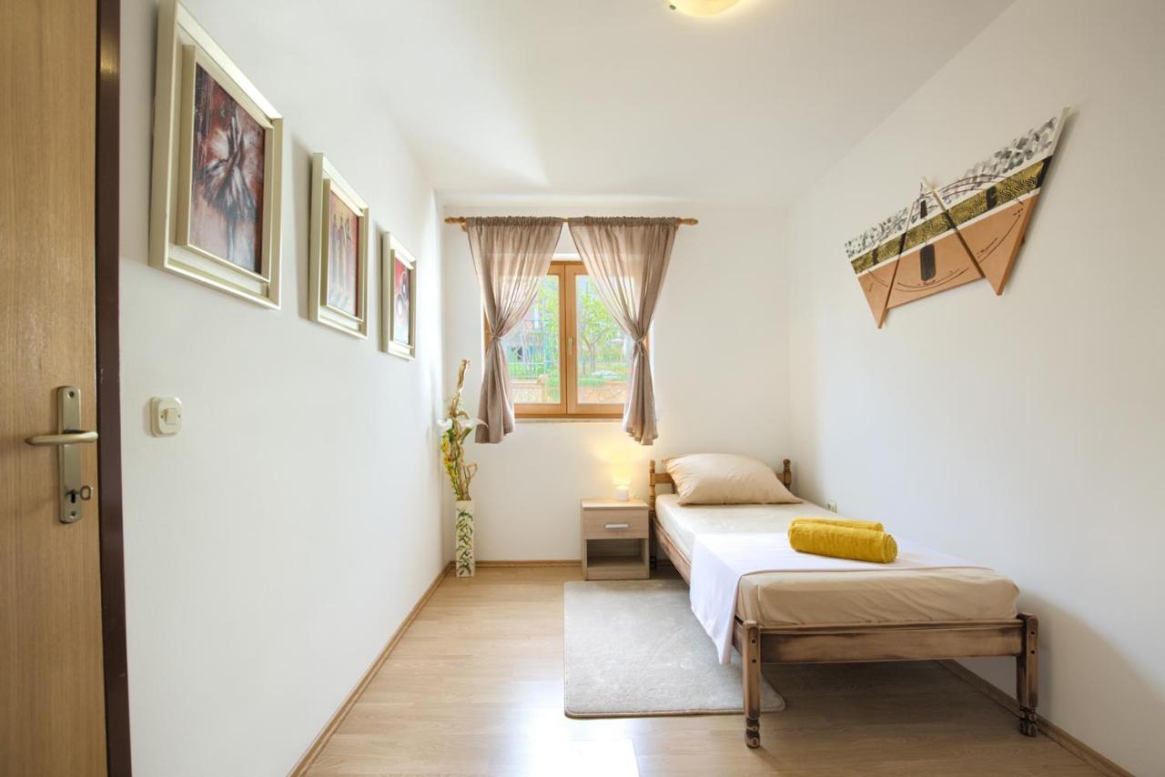 普拉Apartman Andi公寓 外观 照片